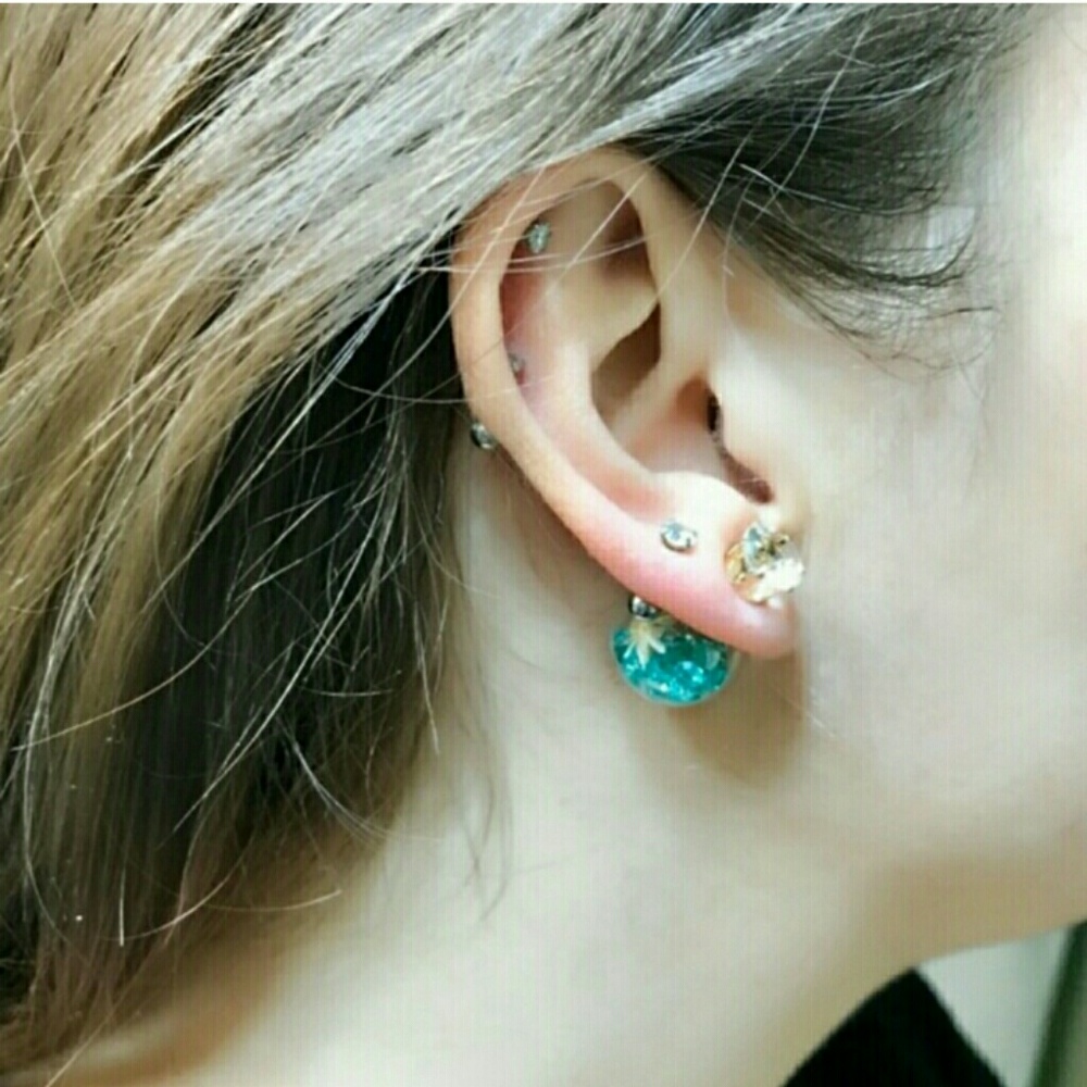 Glass bubble earrings filled w/rhinestones/flowers